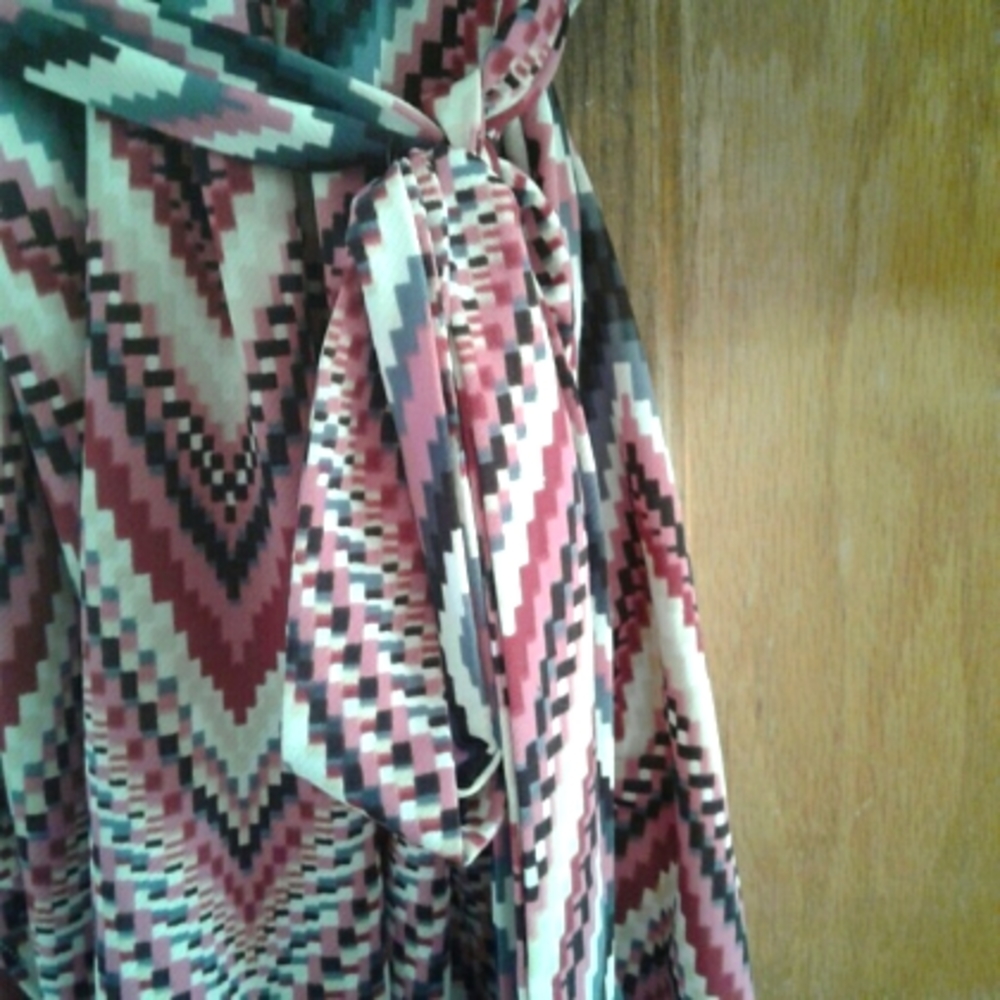 4/$13 Audrey Ann Pattern Top - Picture 3 of 6
